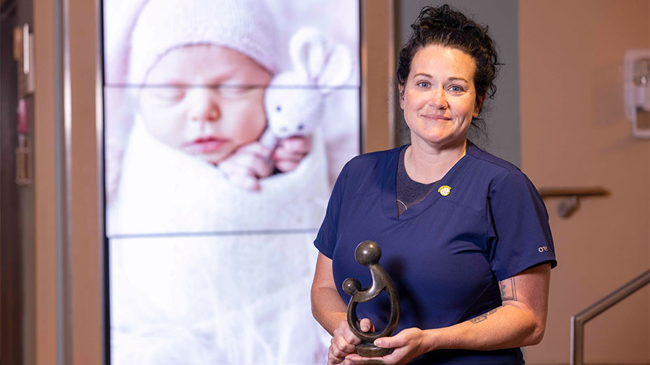 NICU Nurse's Compassion Comforts Grieving Mother
