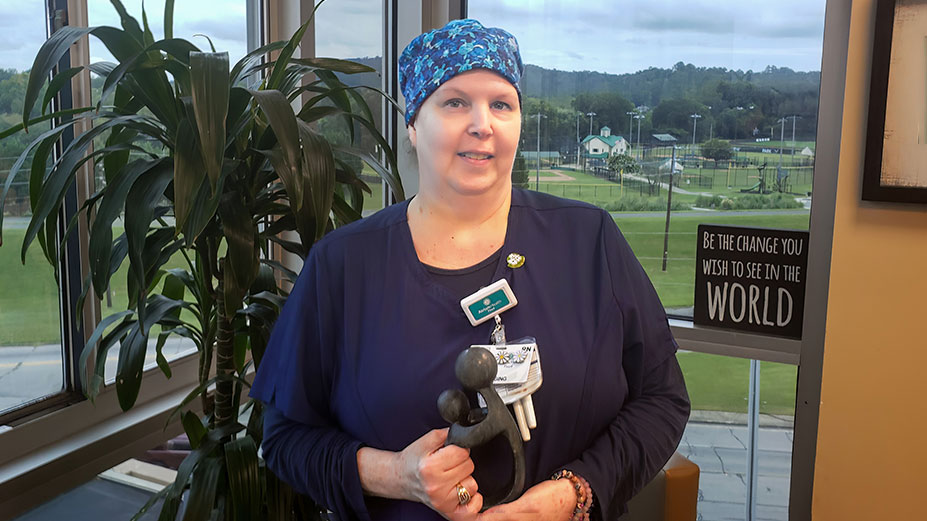 Nurse Wins DAISY Award for Outstanding Compassion