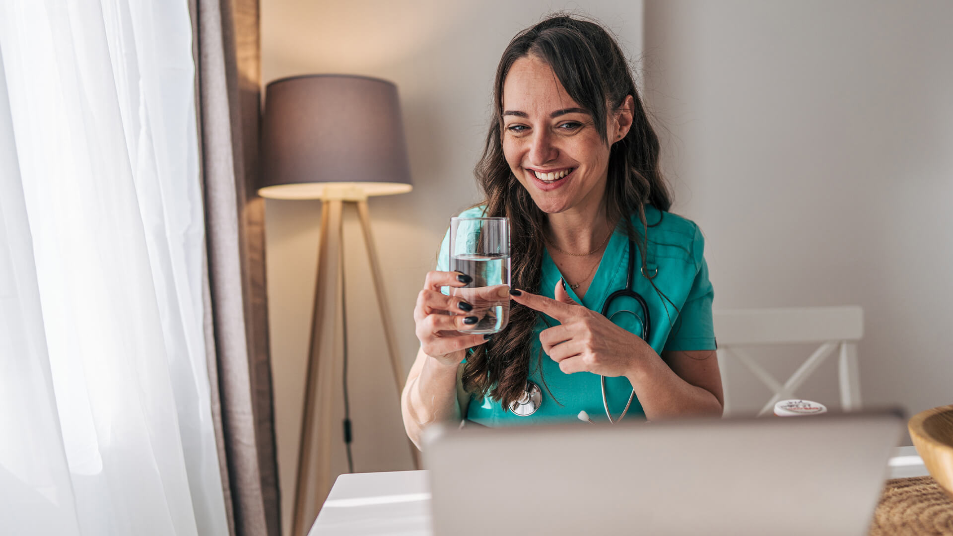 Beat the Heat: Signs of Dehydration and When to Use Virtual Primary Care   